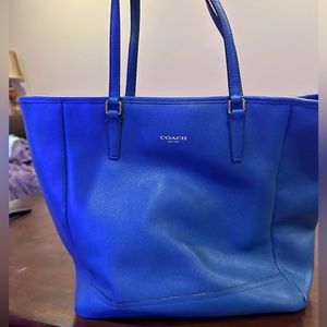COPY - Coach leather tote bag in bright royal blue